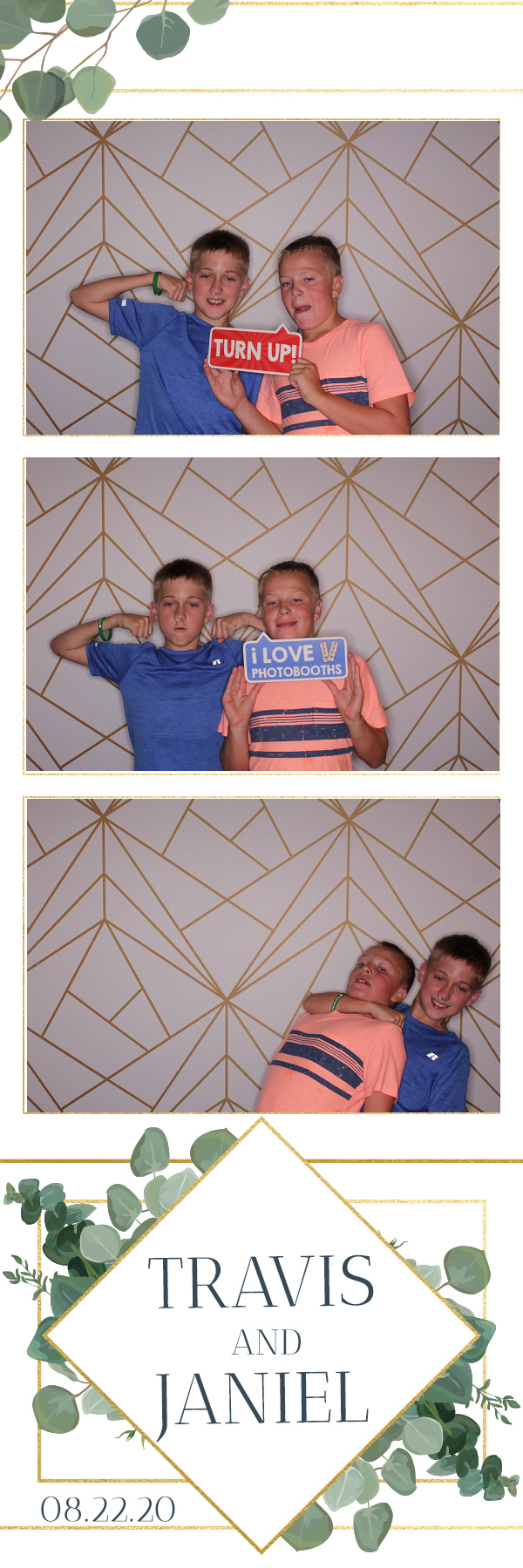Jacquie & Dennis’ Wedding | View more photos from the event at gallery.photoboothbillings.com/u/PhotoBoothBillings/Jacquie-Dennis’-Wedding-0